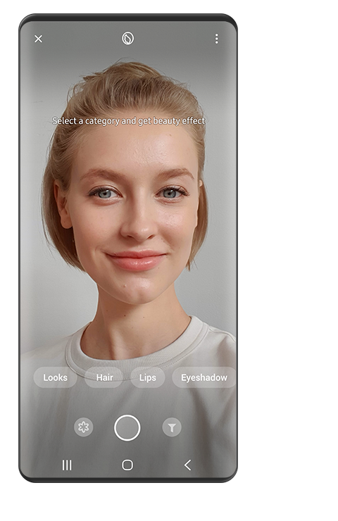 صورة تعرض سيدة قبل استخدام تأثير الجمال باستخدام وظيفة AR الموجودة في Bixby رؤية.