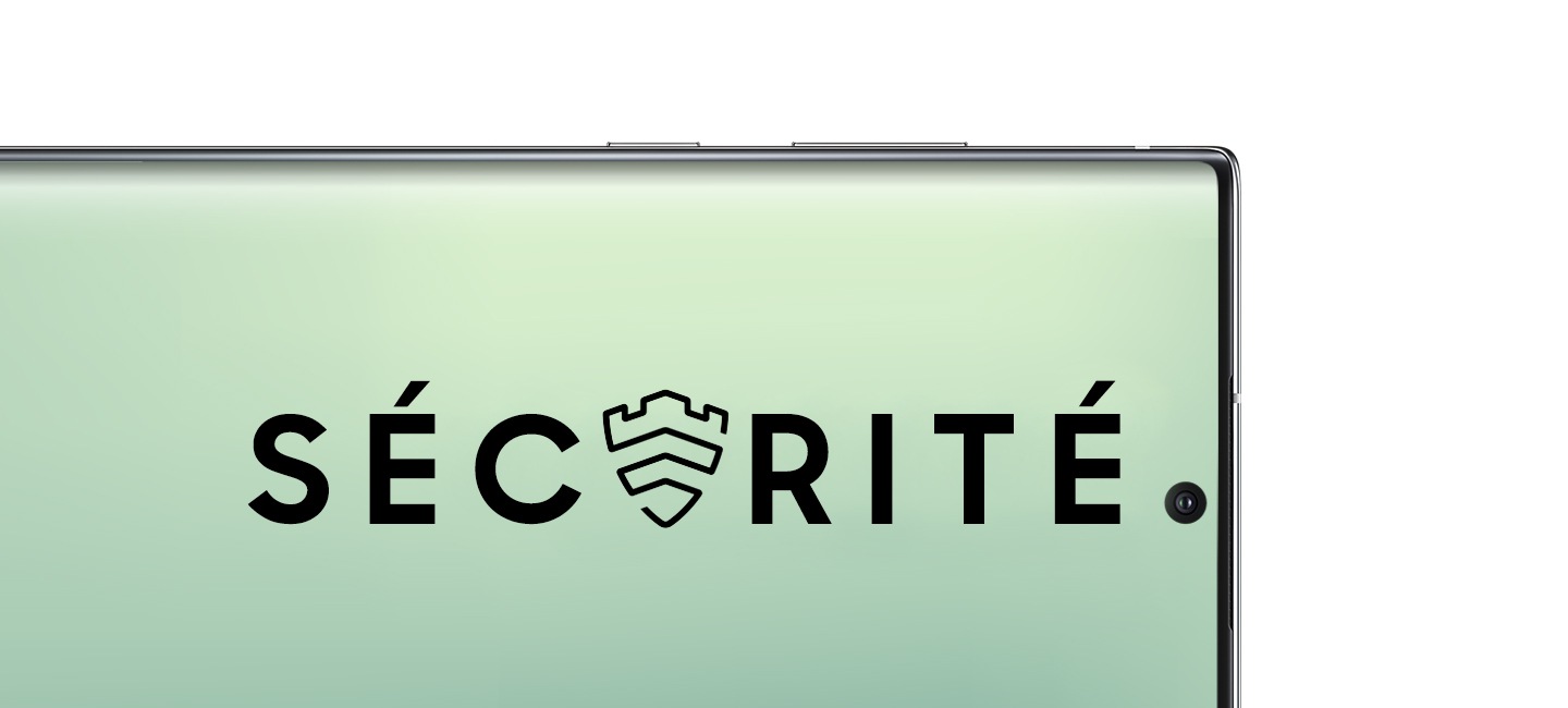 Gros plan sur le Galaxy Note 10+ en mode paysage affichant la mention SECURE (SÉCURISÉ) à l’écran, la lettre « U » étant remplacée par le logo Samsung Knox.