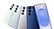 ארבעה מכשירי סדרת Galaxy S25 מסודרים במבט אחורי בצבעים ירוק, תכלת, כסף וכחול. המכשיר עם המצג הקדמי הוא בצבע כחול