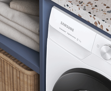 Quando il cassetto StayClean si apre, la luce inizia a brillare e rivela una vista interna pulita.