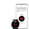 هاتف Galaxy ذكي وساعة Galaxy Watch يعرضان عملية قياس ضغط الدم. إلى اليسار، تقيس الساعة معدل ضغط الدم والنبض. وإلى اليمين، ينتظر هاتف Galaxy الذكي القياس الجاري إتمامه، مع إعطاء النصيحة للمستخدم بالجلوس بهدوء والاسترخاء.