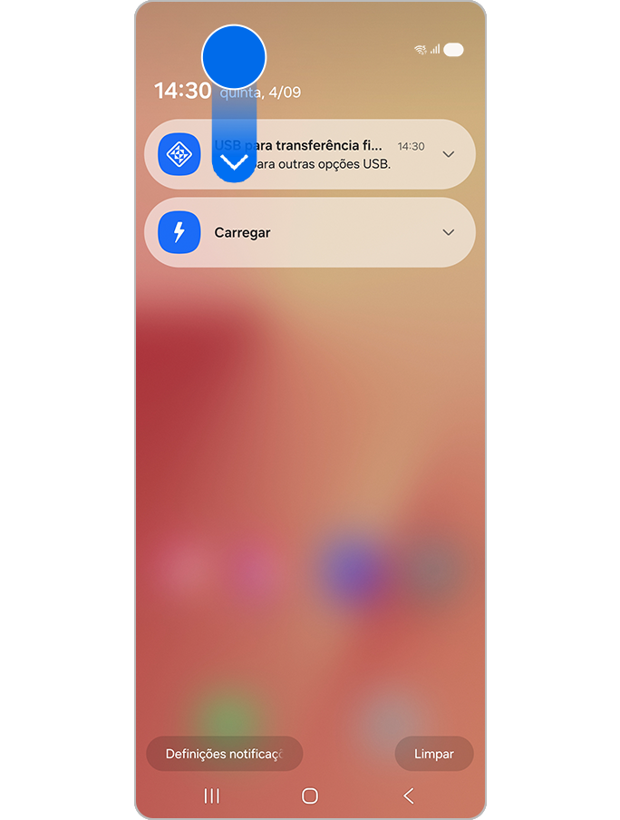 Deslizar para baixo e tocar na notificação das definições de USB