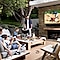 Gartenparty mit The Terrace 4K TV Bild: Samsung