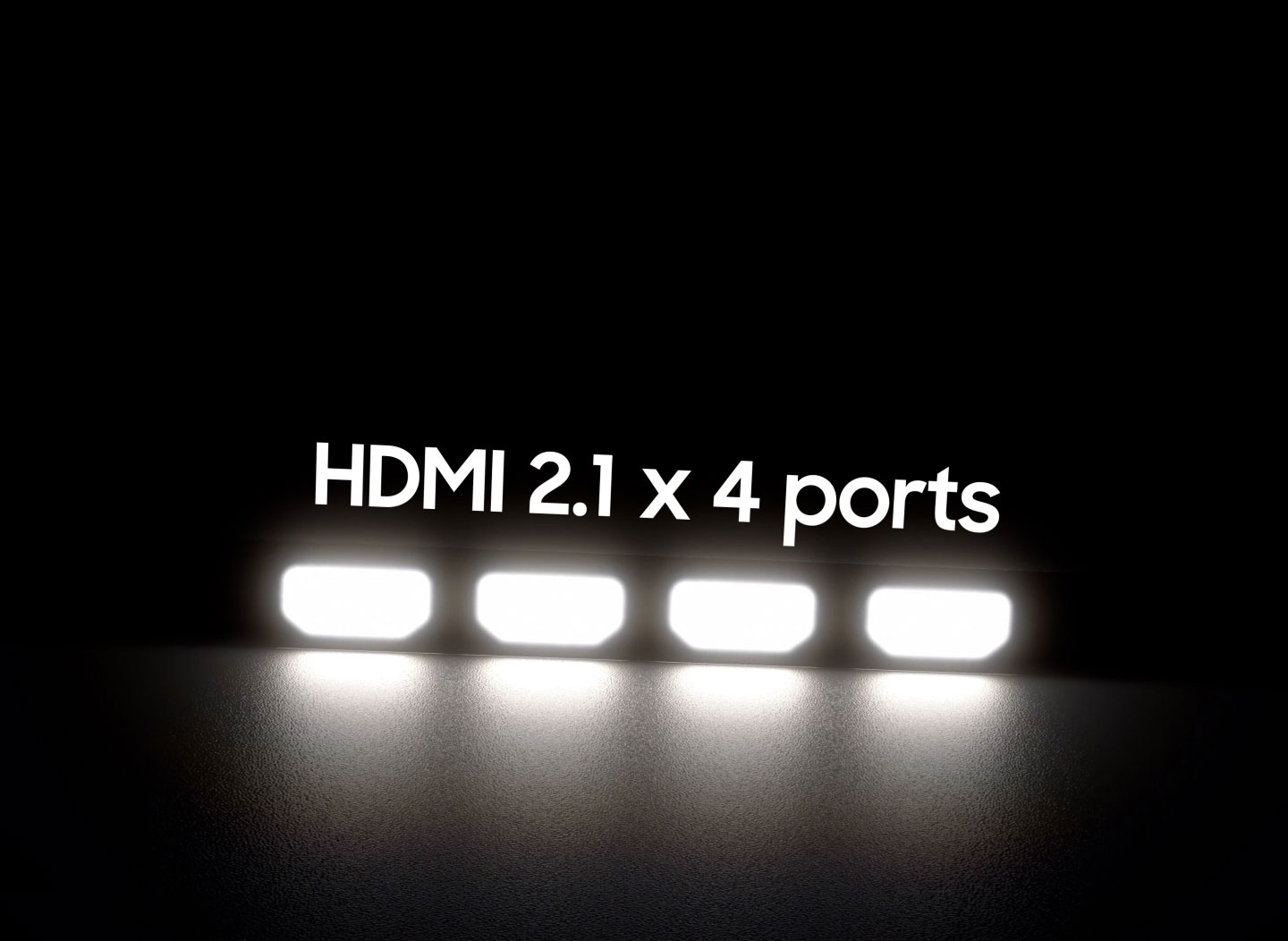 Ein Gaming-TV erscheint auf einem Tisch. Seine vier HDMI 2.1-Anschlüsse leuchten auf. Vier Spielgeräte sind über HDMI mit dem Gaming-Fernseher verbunden. Alle Geräte spielen ein Rennspiel auf dem Gaming-Fernseher. 
