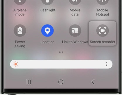 Screen recorder icon highlighted on a Galaxy phone