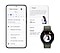 Samsung Galaxy smartfonu cari həftənin yuxu saatlarının və yuxu vərdişlərinin əks etdirildiyi Yuxu təlimi ekranını göstərir. Onun yanında yatan pinqvinin təsvir olunduğu kart var. Pinqvin "80" yuxu göstəricisini təmsil edir. Galaxy Watch7 yatan pinqvini göstərir.