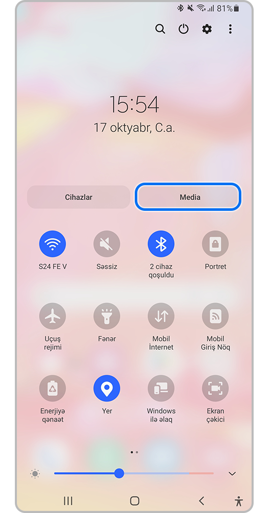 Smartfon ekranı, sürətli Ayarlar menyusunda media Çıxış düyməsi