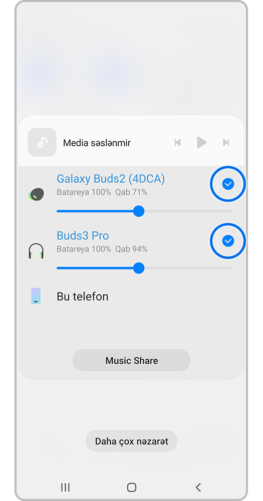 Smartfon ekranı, Bluetooth vasitəsilə iki bağlı cihazın parametrləri