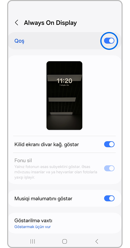 Sürüşdürmə işarəsi ilə Always On Display ekranının görünüşü.