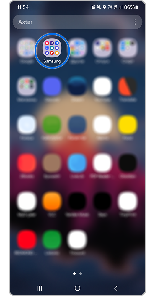 Samsung qovluğu smartfonun əsas menyusunda vurğulanır.