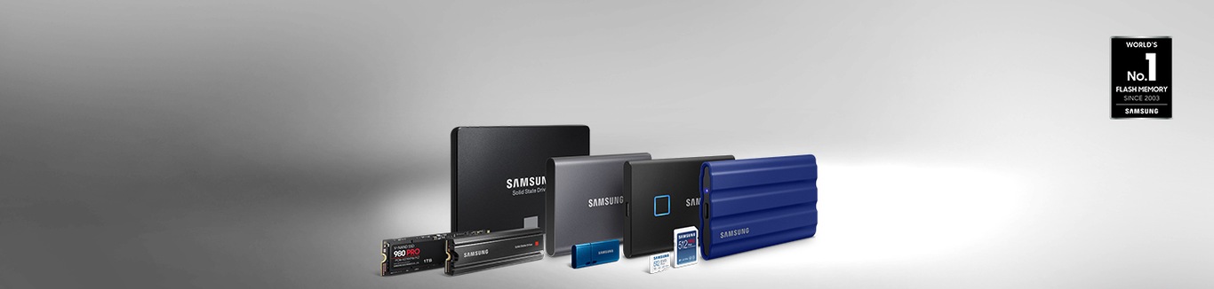 SSD, PSSD geheugenkaarten en usb sticks naast elkaar