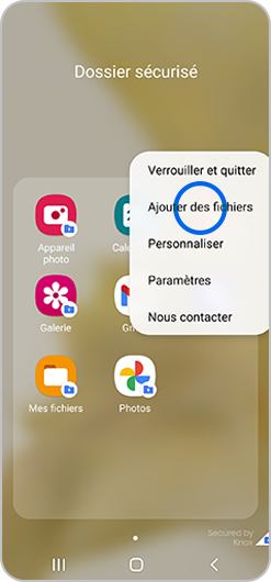 Sélection du menu Ajouter des fichiers du dossier sécurisé d'un smartphone Samsung