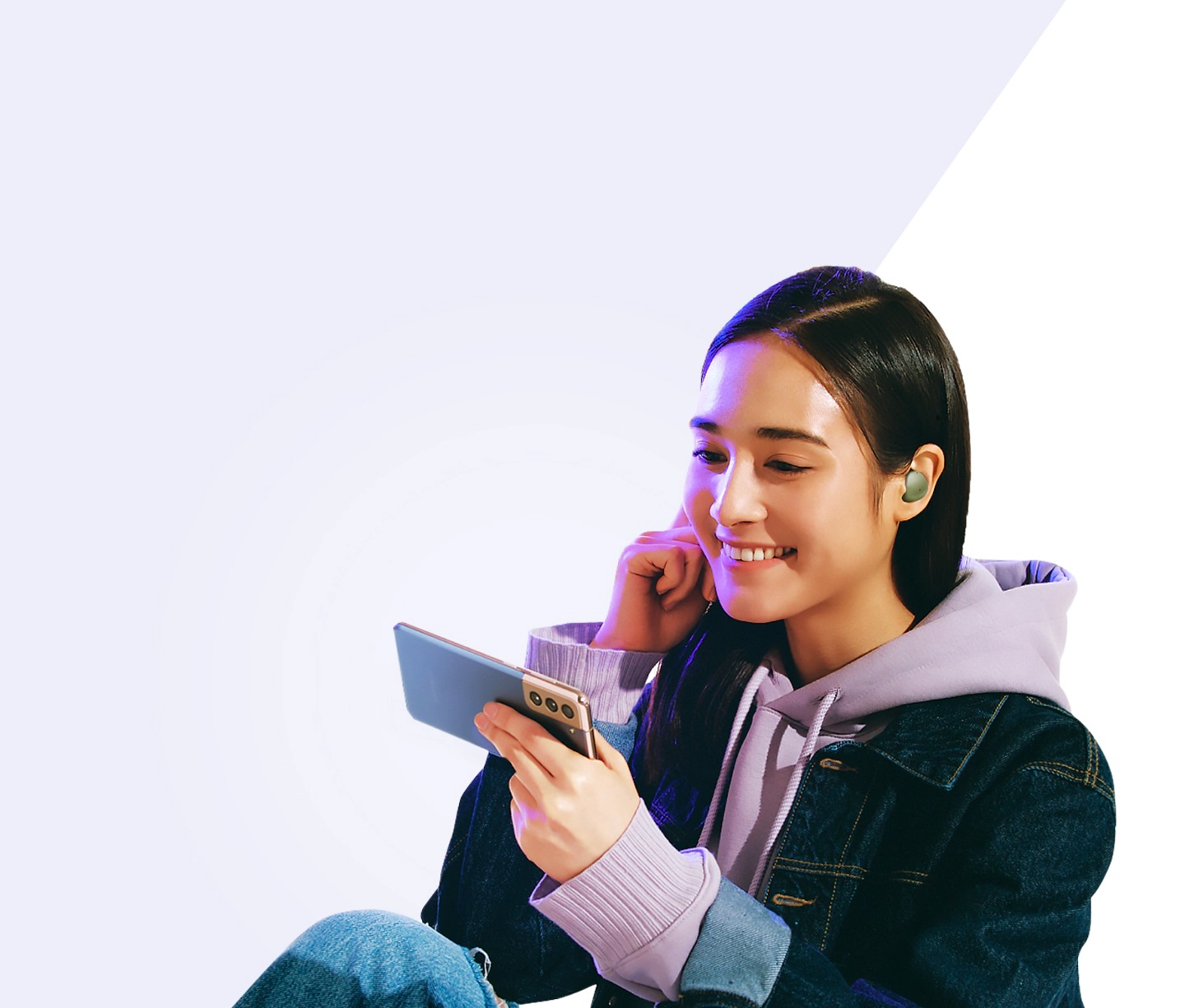 Gaming in fullscreen on the Main Screen may require set up of Labs on your Samsung Galaxy device.  Certain applications may not be supported by Labs.