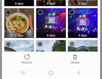 Pictures selected in the Trash folder of the Gallery app on a Samsung Galaxy.