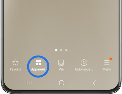 Un téléphone Samsung Galaxy affiche un écran de l'application SmartThings.