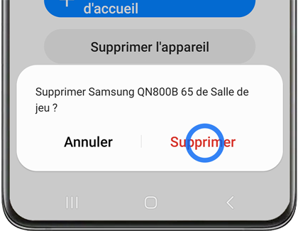 Un téléphone Galaxy affiche un écran de l'application SmartThings.