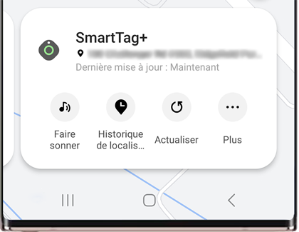Un téléphone Galaxy affiche un écran SmartThings.