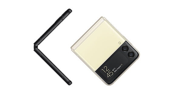Un Galaxy Z Flip3 5G noir fantôme à gauche est à moitié ouvert, montrant son côté et un Galaxy Z Flip3 5G crème plié est placé à côté.