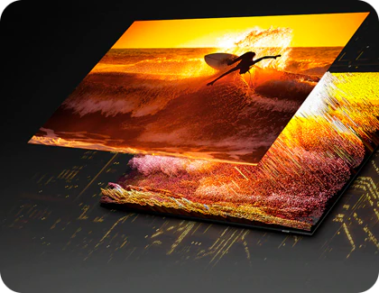 Un téléviseur Samsung affiche une image HDR dynamique d'un surfeur chevauchant une vague au coucher du soleil, mettant en avant la richesse des couleurs et la finesse des détails de l'écran.