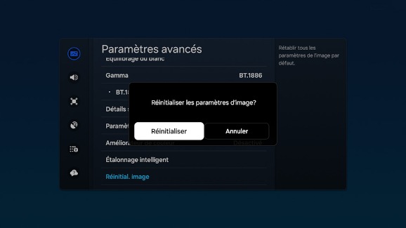 Écran de confirmation sur un téléviseur Samsung affichant une fenêtre contextuelle demandant de réinitialiser les paramètres d'image, avec les options Réinitialiser et Annuler.