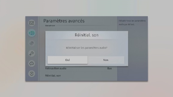 Capture d'écran affichant une fenêtre contextuelle pour la réinitialisation des paramètres audio sur un téléviseur Samsung, avec les options 'Oui' et 'Non'.