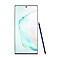 Das Samsung Galaxy Note10+ ist aufrecht zu sehen. An der Seite ist ein blauer S Pen angelehnt.