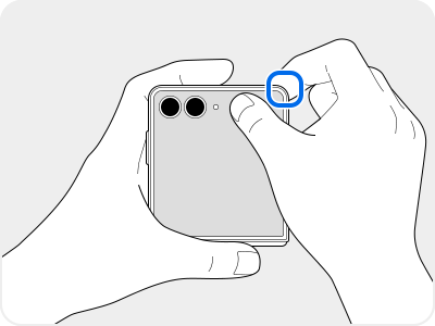 La coque est tirée vers l'extérieur