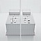 Los paquetes Galaxy Z Fold3 y Galaxy Z Flip3 Thom Browne, colocados sobre una mesa con azulejos blancos en una habitación con azulejos blancos. El exclusivo perímetro de Thom Browne rodea la mesa en el piso. A la izquierda se encuentra el paquete Galaxy Z Fold3, que incluye el Galaxy Z Fold3, el S Pen Pro, el Galaxy Watch4, los Galaxy Buds2 y la caja que los contiene. A la derecha, se encuentra el paquete Galaxy Z Flip3, que incluye el Galaxy Z Flip3, el Galaxy Watch4, los Galaxy Buds2 y la caja que los contiene. Una pared se extiende por el centro de la pantalla para separar los dos paquetes.