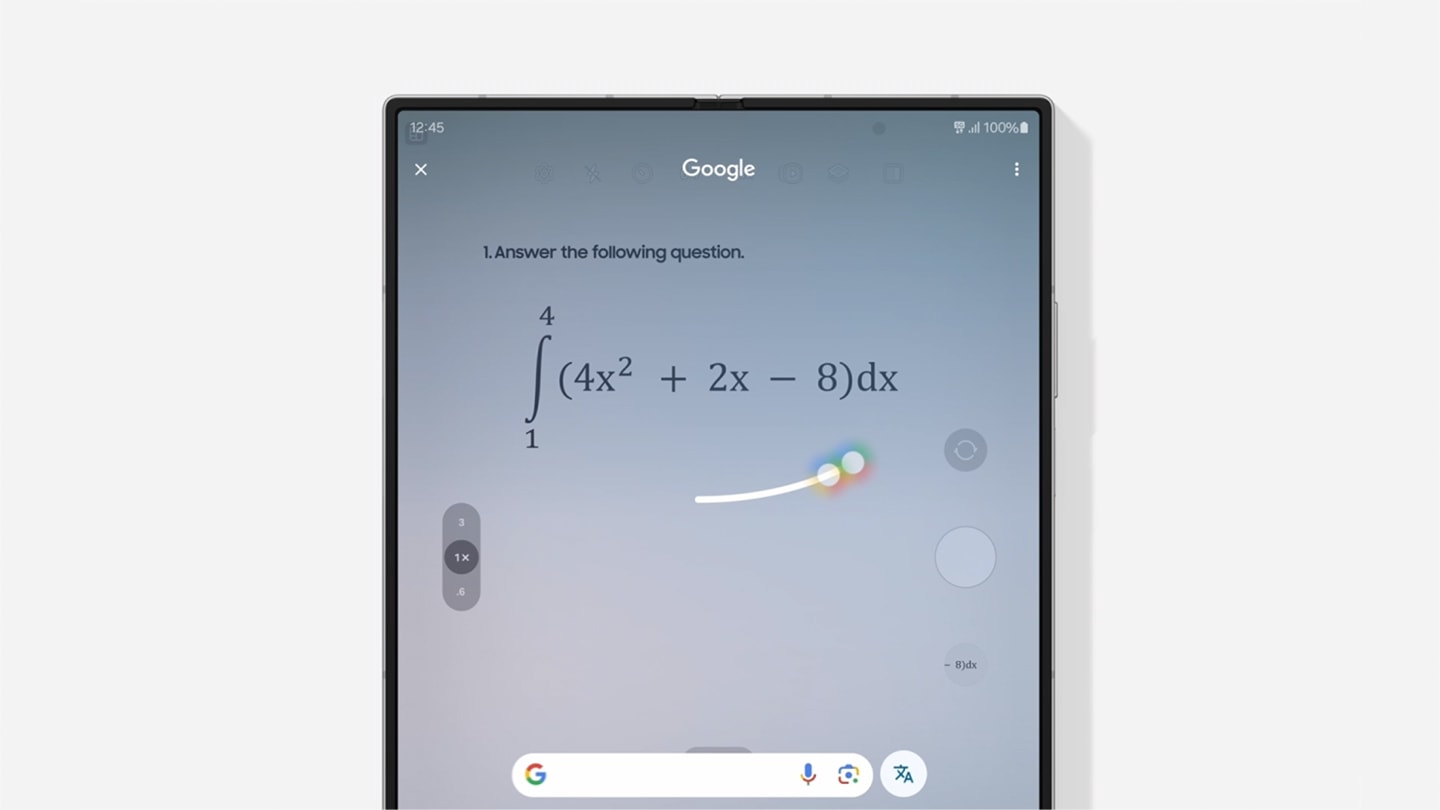 Una Galaxy Tab con el logotipo de Google en la parte superior, un problema matemático en el medio y la barra de búsqueda de Google en la parte inferior. El problema matemático se selecciona usando Busca con un círculo. Aparece arriba una opción para Seleccionar texto. El problema matemático se muestra en la barra de búsqueda de Google. Los resultados de la búsqueda en Google aparecen a continuación. A medida que la pantalla se desplaza hacia abajo, se presenta una solución paso a paso para el problema.