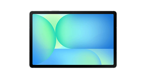 Man sieht das Tab S10 FE Enterprise Edition mit dem Bildschirm in Richtung Kamera gerichtet.