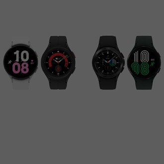 4 Samsung Galaxy Watches in verschiedenen Farben vor einem weißen Hintergrund.