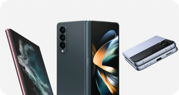 Ein Galaxy Flip4 und ein Galaxy Fold5 vor weißem Hintergrund