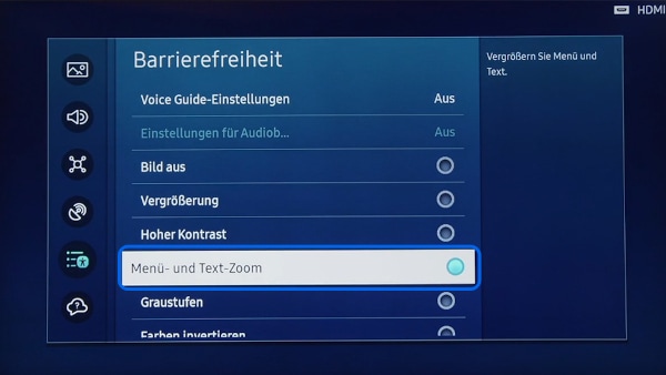 Der Bildschirm des Barrierfreiheit-Menüs eines Samsung Smart TV wird angezeigt, wobei die Option Menü- und Text-Zoom ausgewählt ist.