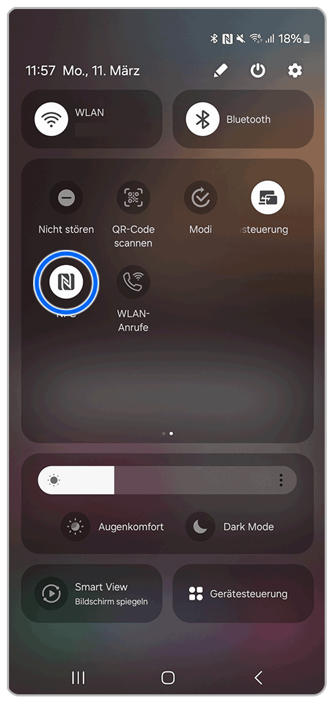 Galaxy Smartphone Schnell-Einstellungen mit Markierung auf aktiviertem NFC-Symbol