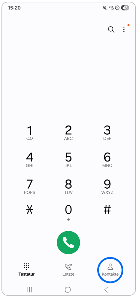 Galaxy A17 Telefon App mit Markierung auf Kontakte.