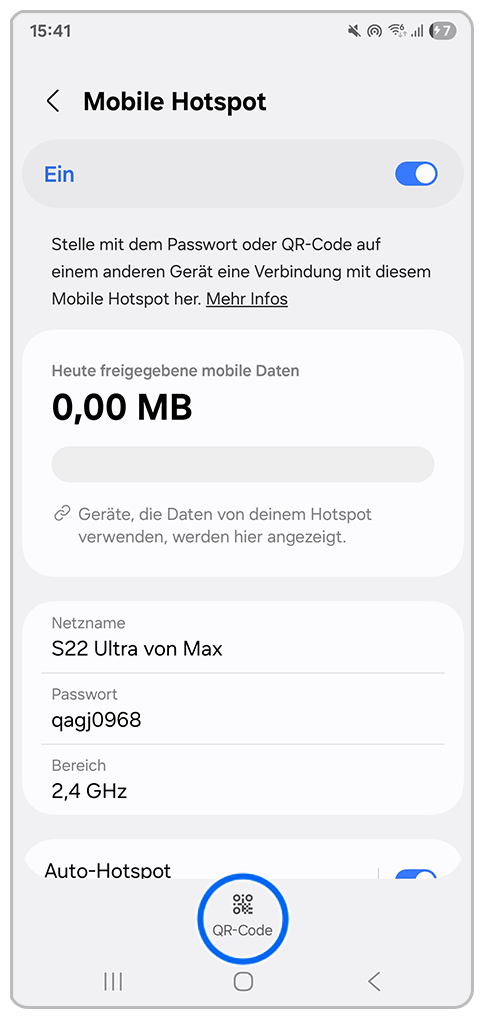 Galaxy Smartphone Mobile Hotspot mit Markierung auf QR-Code