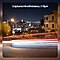 San Franciscos bybelysning om natten med lysspor i forgrunden og Bay Bridge i baggrunden. Fotograferet #withGalaxy Z Flip4
