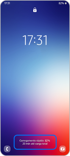 Vista de um ecrã de bloqueio com um ícone de carregamento rápido e a bateria a 82%.