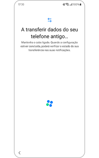 Vista do processo Smart Switch com os ecrãs para Transferir dados do seu telefone antigo e Preparar o seu telefone.