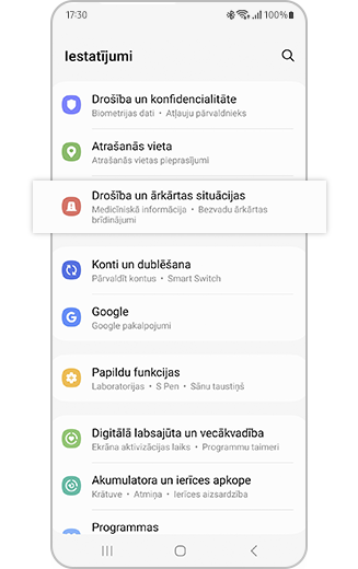Samsung Galaxy iestatījumu skats ar izceltu opciju "Drošība un avārijas situācijas".