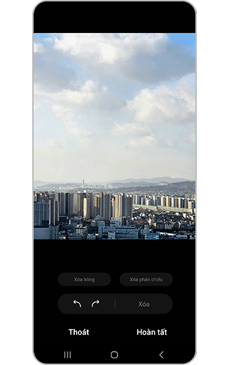 Hình ảnh của bức ảnh đã hoàn tất xóa phản chiếu.