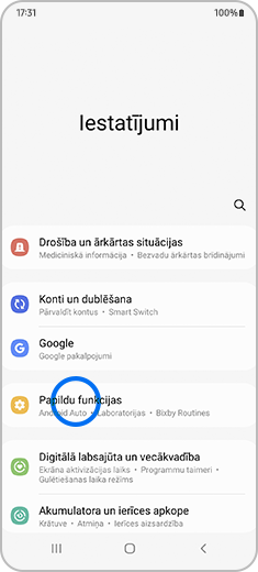 Izvēlne "Iestatījumi" ar izceltu opciju “Papildu funkcijas”.