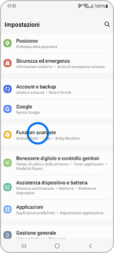 Vista del menu Impostazioni con “Funzioni avanzate” evidenziato.