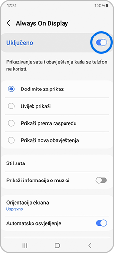 Prikaz ekrana „Always On Display“ sa istaknutim dugmetom za prebacivanje.