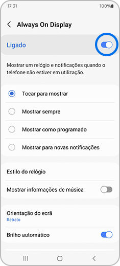Vista do ecrã “Always On Display” com  o botão de alternar realçado.