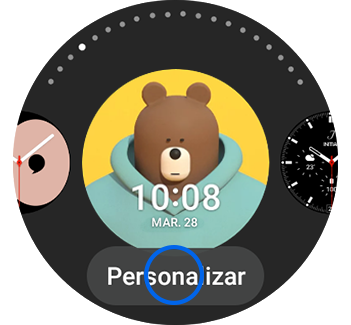 Vista de una esfera del reloj personalizada con el botón "Personalizar" resaltado.