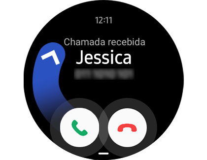 Vista de uma chamada recebida num Galaxy Watch com um gesto de pressão e de deslizar para cima no botão atender.