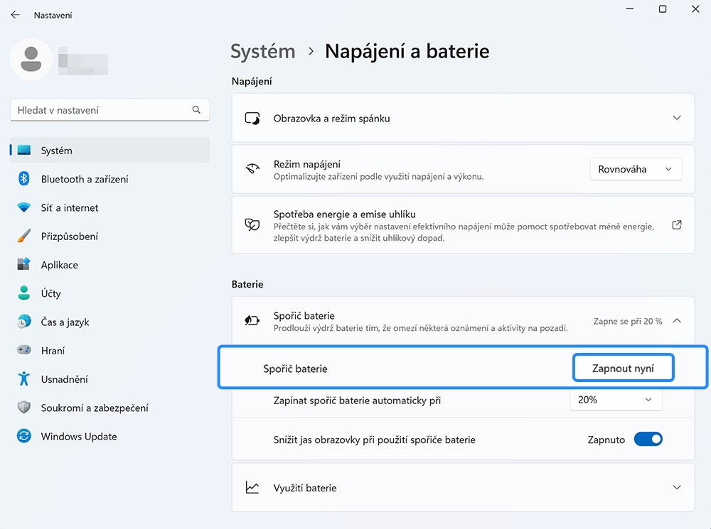 Zobrazení možnosti úspory baterie se zvýrazněným vypnutím.