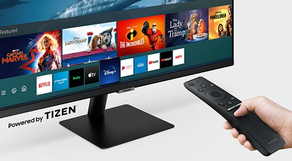 تشغيل تطبيق TV المدعوم بنظام TIZEN على الشاشة من خلال التحكم عن بُعد.