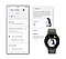 Un smartphone Samsung Galaxy está mostrando la pantalla Sleep coaching con el sueño de la semana actual y los hábitos de sueño. Al lado hay una tarjeta que muestra el pingüino animal del sueño que representa la puntuación de sueño de 80. Un Galaxy Watch7 muestra el pingüino animal del sueño.